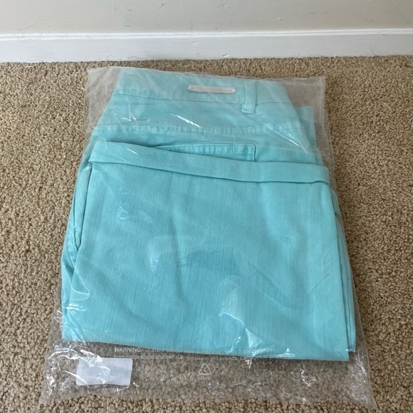 Soft Surroundings • Women’s The Ultimate Denim Shorts - Picture 9 of 9